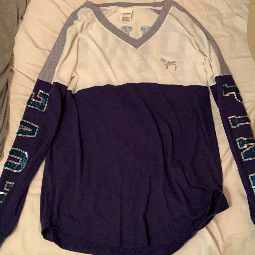 Women’s XS VS PINK V-Neck Long Sleeve Shirt